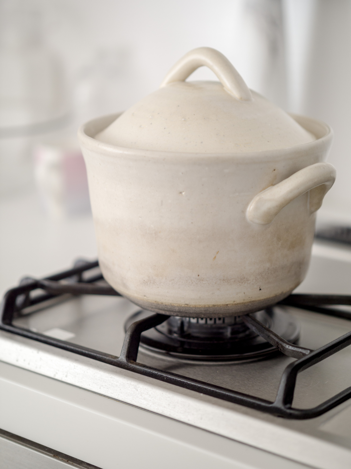 白い土鍋でご飯を炊く　シンプルライフブログ